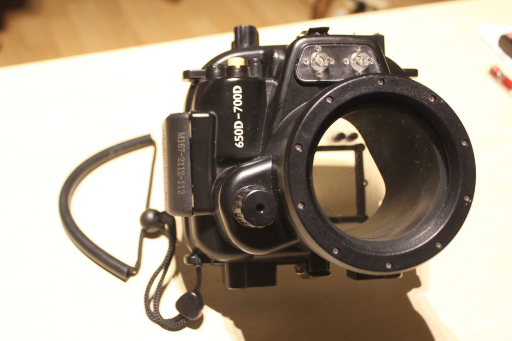 wodoszczelna obudowa do zdjęć podwodnych canon