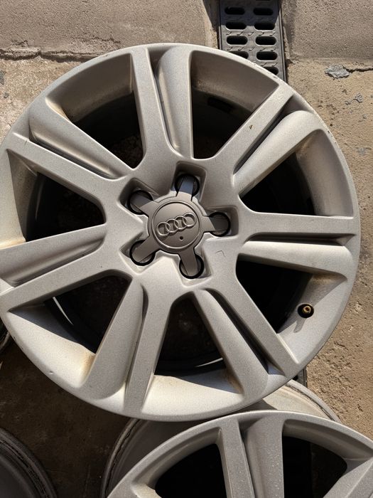 Felgi do audi  A4 A5 A6 7.5J R17 ET45 8K0601025B R*2* KOMPLET PROSTE