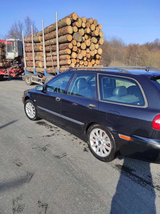 Volvo v40, stan ideal