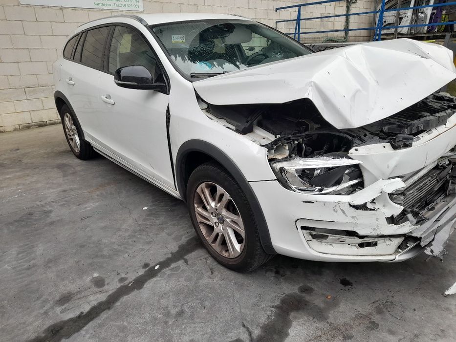 Para peças VOLVO V60 I Cross Country (157)
