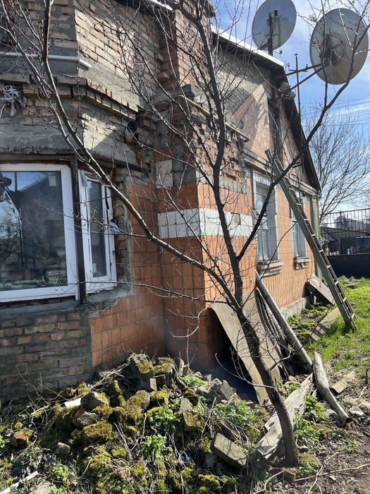 Продаю  будинок в Квасилові (я власниця )