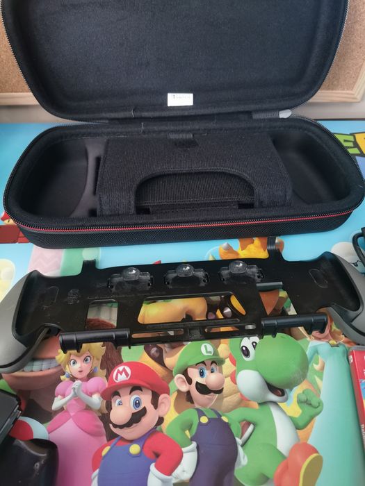 Nintendo switch V2 grip, ladowarka, etui gra