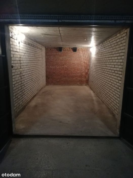 Garaż Ułanów 17m2 cena do negocjacji