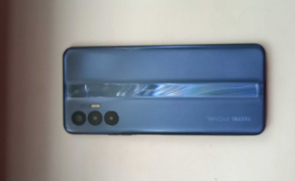 Телефон Tecno pova 3