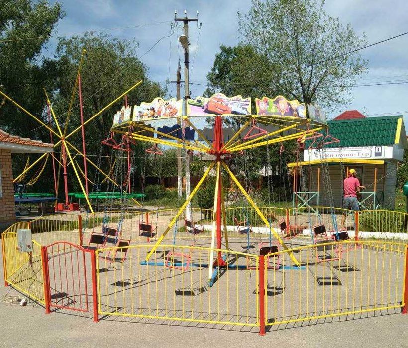 Атракціон «Дитяча ланцюжкова карусель»