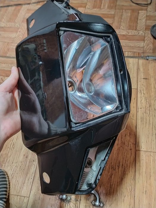 Обтекатель фары "башка"