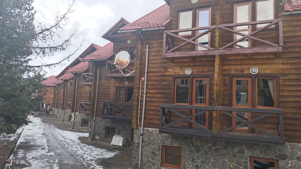 Продам готель у Карпатах