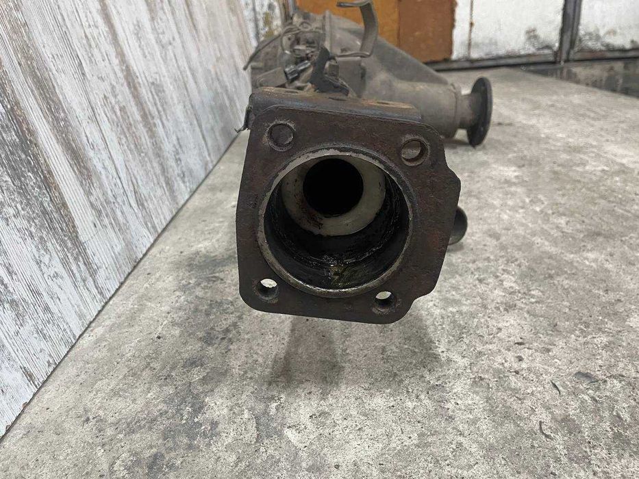 Задній міст задний мост з блокуванням 46/13 Нісан Nissan Navara D40