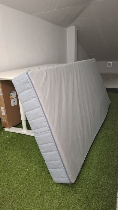 Colchão solteiro IKEA - mola ensacada