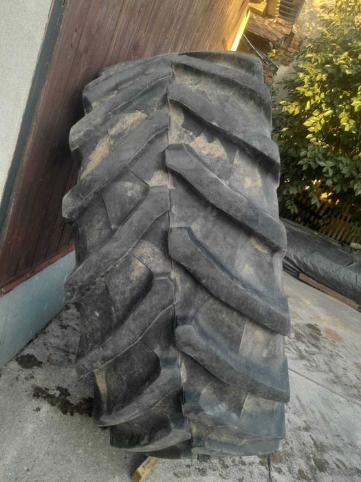 Sprzedam opony rolnicze 650 65 R38 PIRELLI