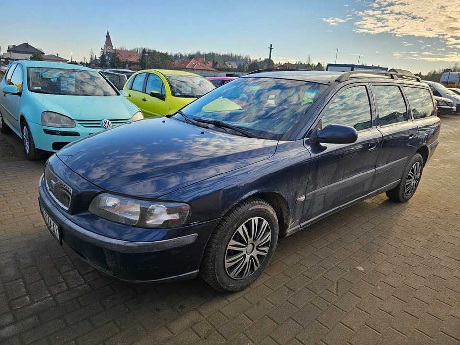 Volvo V70/opłaty aktualne/2001r/2.4diesel/163km/opony zimowe/kombi