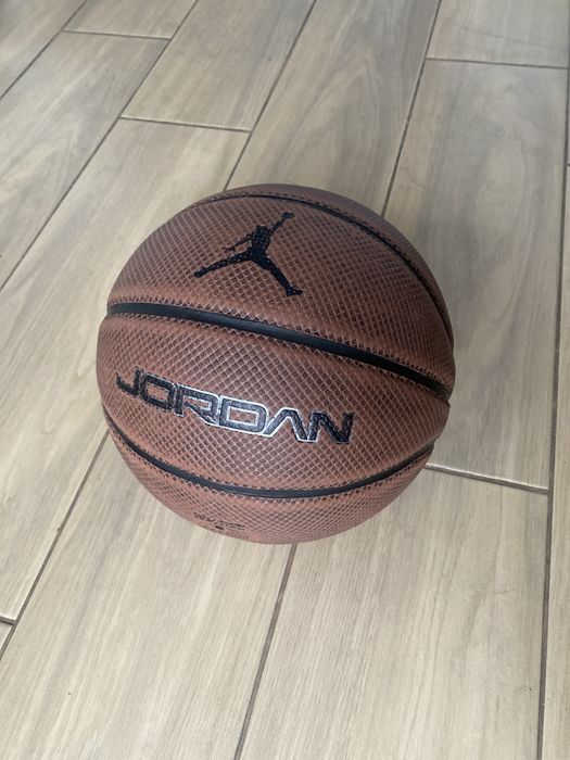 Мʼяч баскетбольний Nike/Jordan Legacy 8P (Size 7)