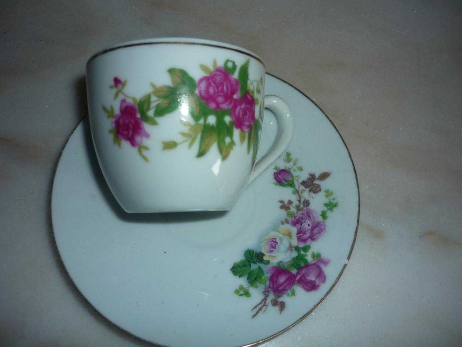 Chavena café e pires em porcelana chinesa