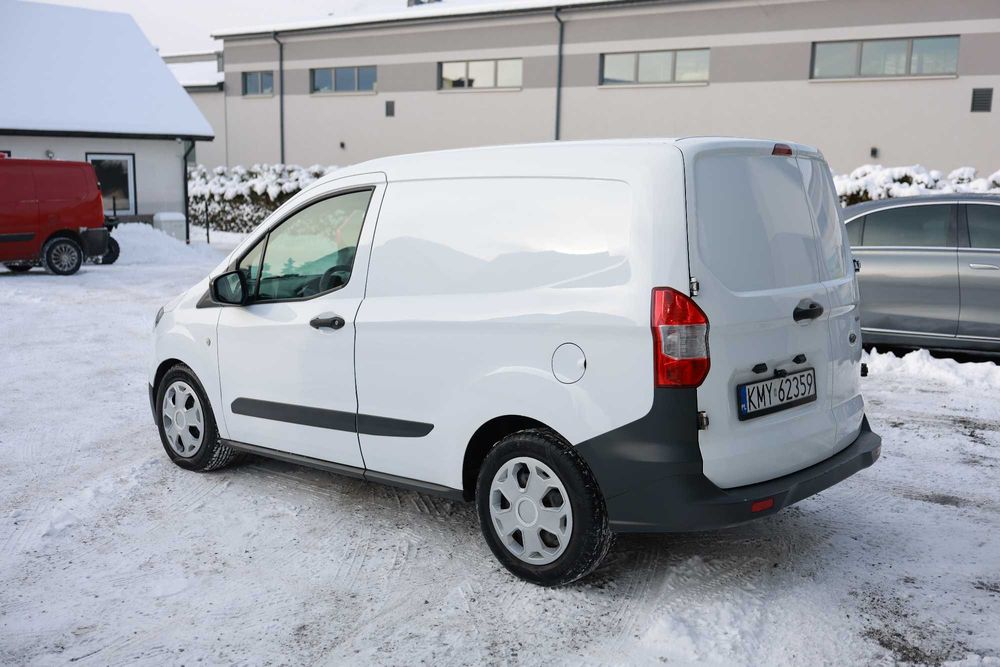 Wynajem dostawczaka blaszaka Ford Transit Courier