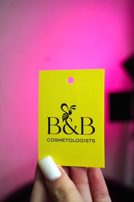 Поліграфія бірки з логотипом для брендів та бізнесу.