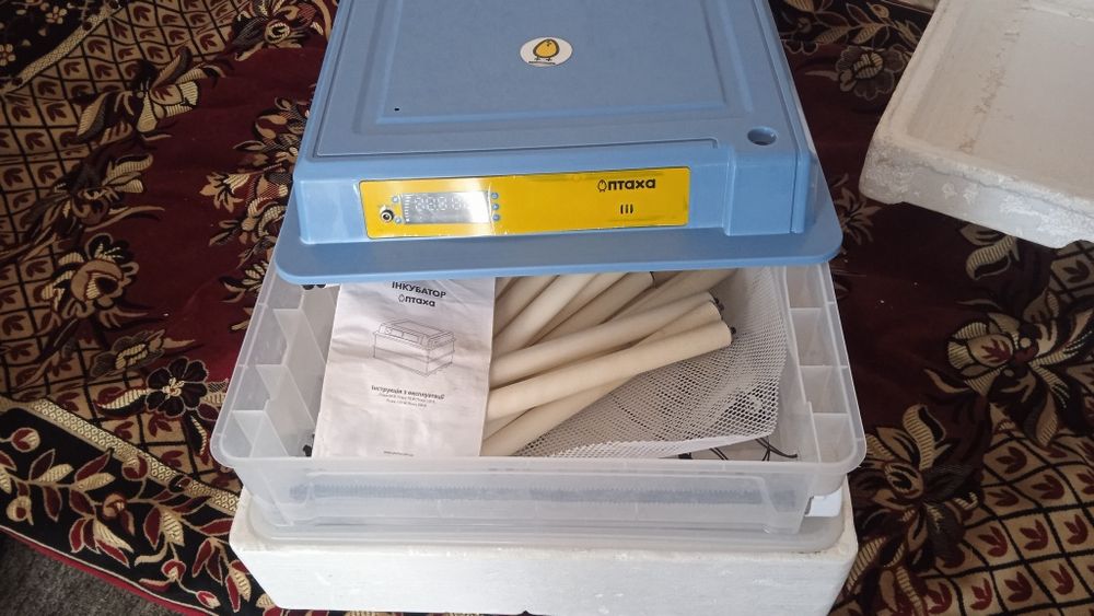 Продам инкубатор на 120 яиц