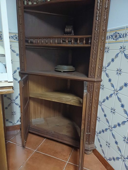 Móvel de Esquina em Madeira Maciça
