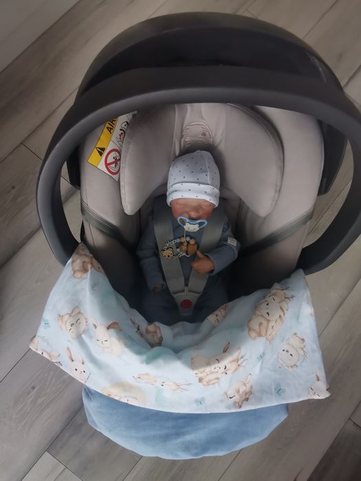 Pół śpiworek do fotelika samochodowego