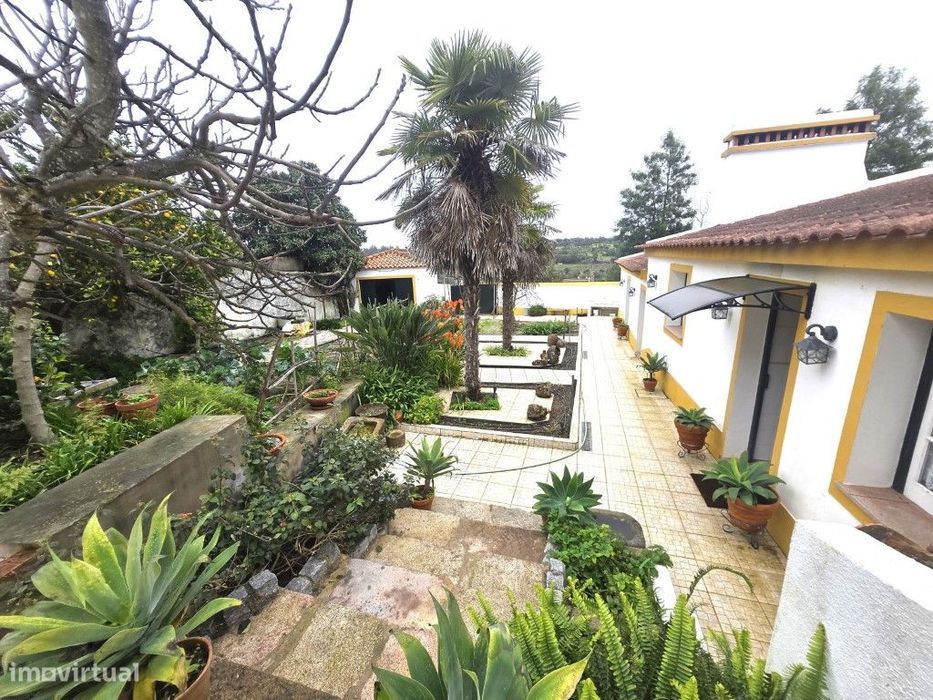 Excelente Moradia T6 com Quintal e Garagem - Próxima de Alter do Ch...