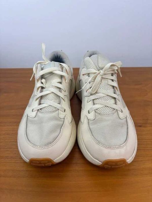 Sneakersy Under Armour Charged beżowe kremowe dad shoes 45 / 29 cm