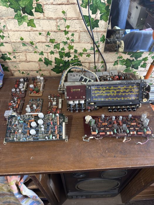 Продам на музикальний центр ТАКТ-011 запчастини