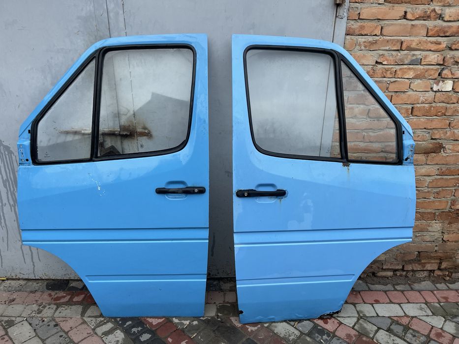 Продам двері спрінтер 2000р