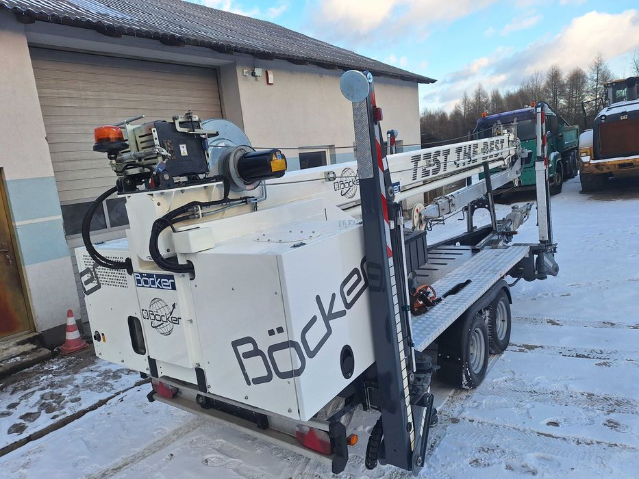 Dźwig dekarski, ciesielski BOCKER AHK30/1500