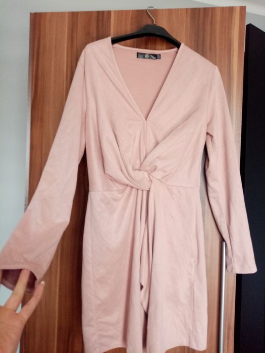 Sukienka pudrowy róż Missguided 38