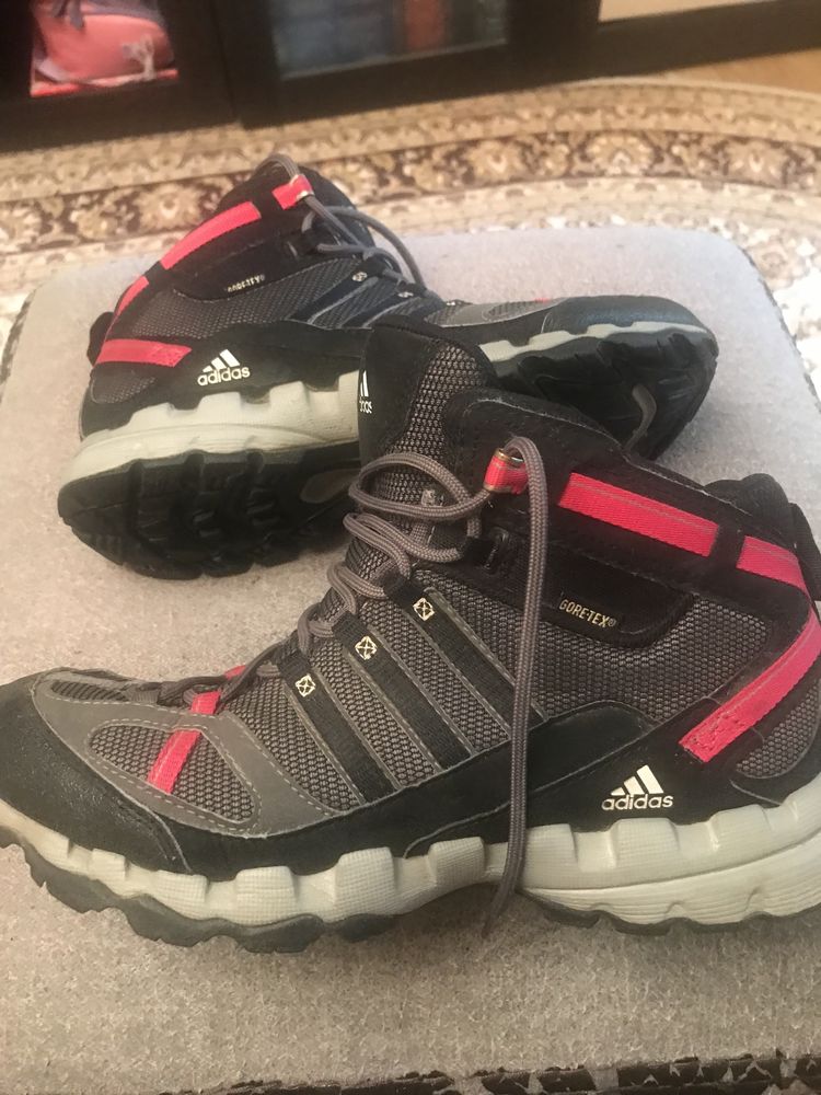 Кроссовки Adidas Gore-Tex . Оригинал: 1 150 грн. - Кросівки для міста ...