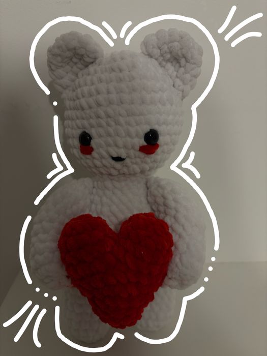 Walentynkowy miś na szydełku