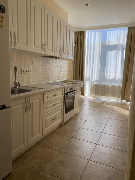 Продам 2х комнатную квартиру 11ст. Люсторфской дор. -море ,парк рядом