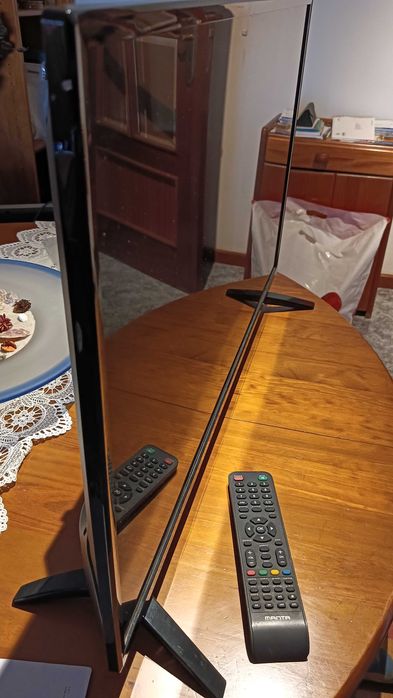 Televisão LED Manta 32LHN120D de 32 polegadas