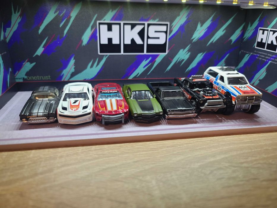 Hot wheels 7 sztuk chevrolet camaro, bel air, corvette