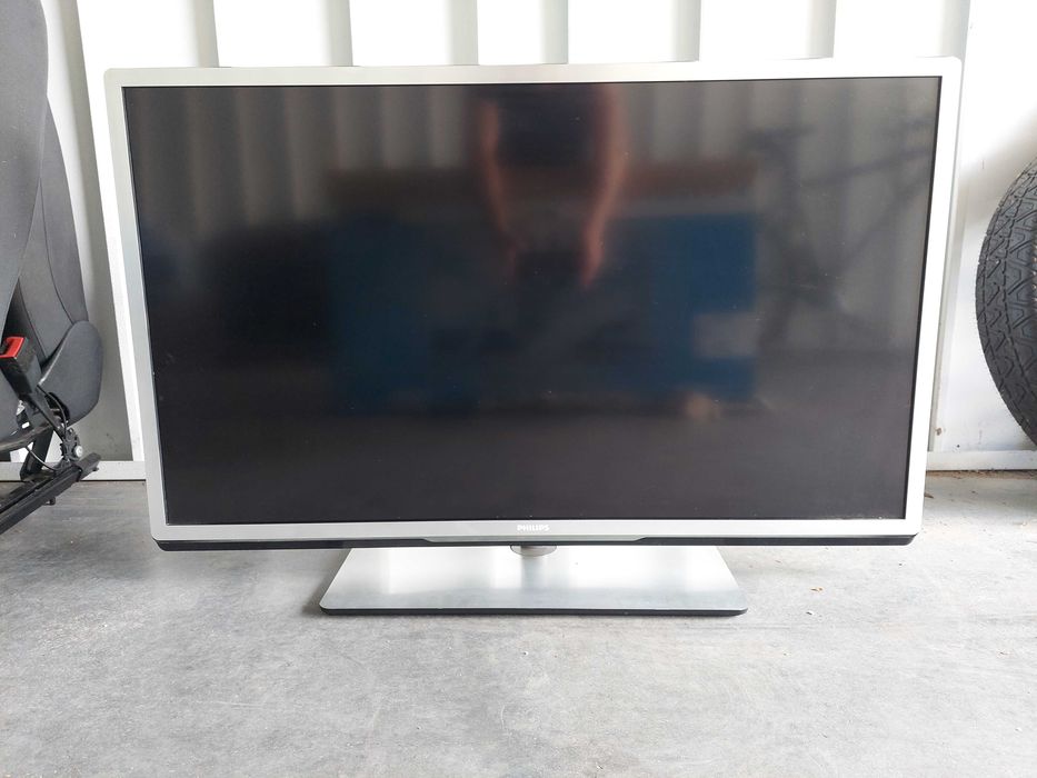 Telewizor 3D Philips 40PFL5507K/12 uszkodzony na części