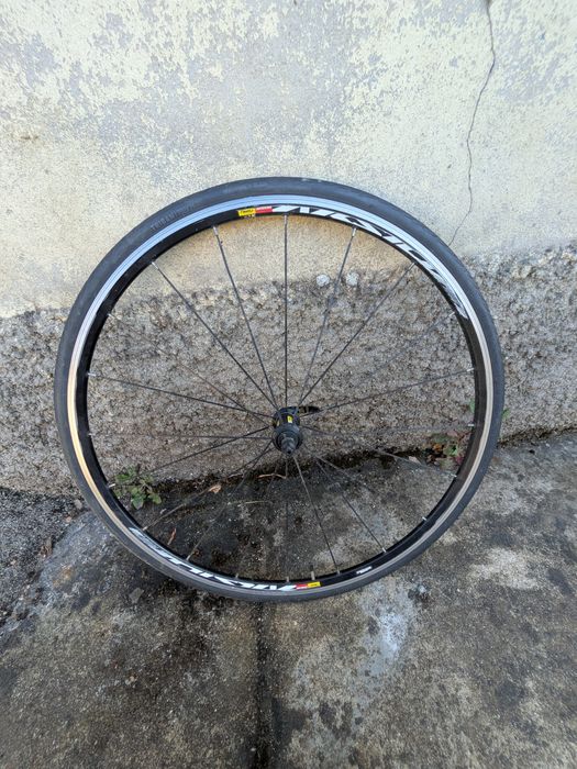 Roda dianteira Mavic Aksium