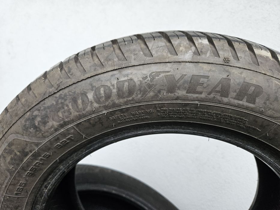 Opona Wielosezonowa Goodyear 185.65.15 92T