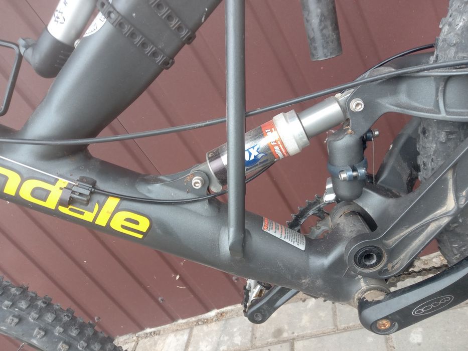 Rower Cannondale SuperV700.