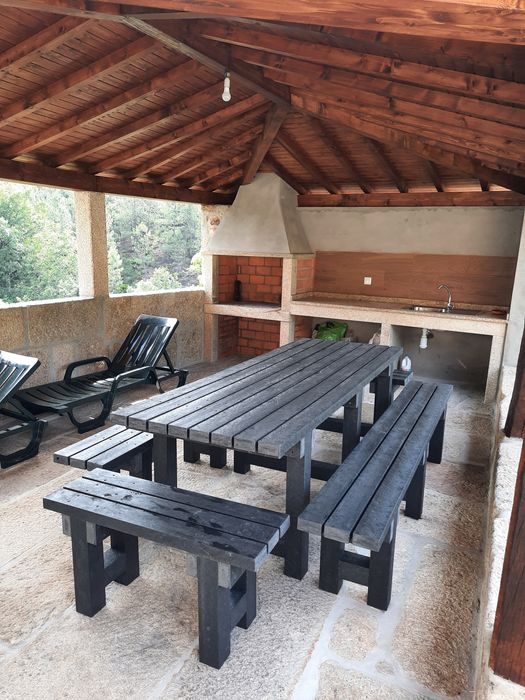 Mesas de jardim. 1.80x65;  2.40x 88 cm,  Com dois ou 4 bancos. Para So