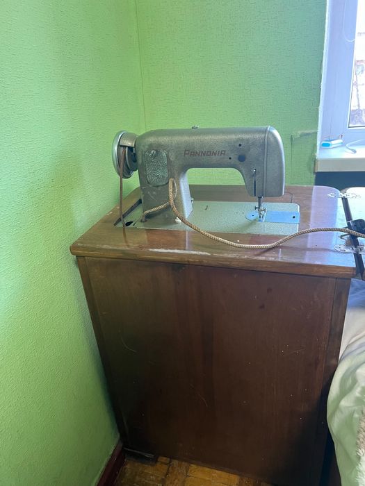 Швейная машинка Pannonia