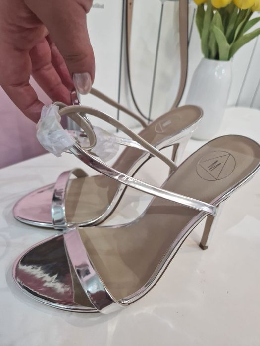 Piękne srebrne sandałki na szpilce missguided 39 eleganckie