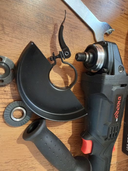 Акумуляторна шліфмашинка Dnipro M DGA-201 (без АКБ та ЗП)