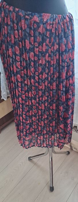 Spodnica plisowana z halką w pasie gumka