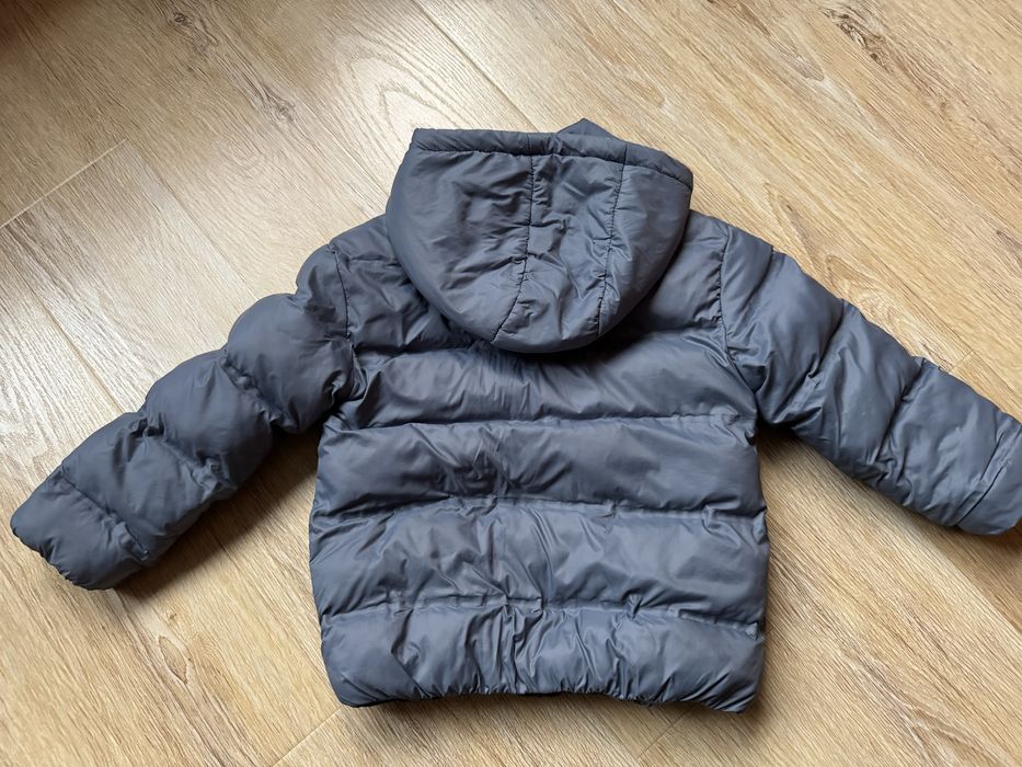 Легенька  куртка Reserved 104