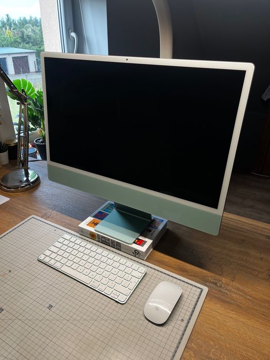 iMac 2023 / 16GB RAM / 256GB / + klawiatura + myszka + oryginalne kable i pudełko