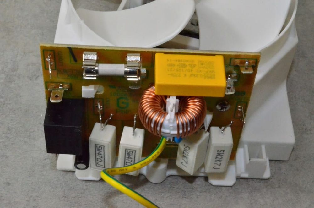 Moduł płyta główna + wentylator do mikrofalówki Toshiba MW2-MM20PF