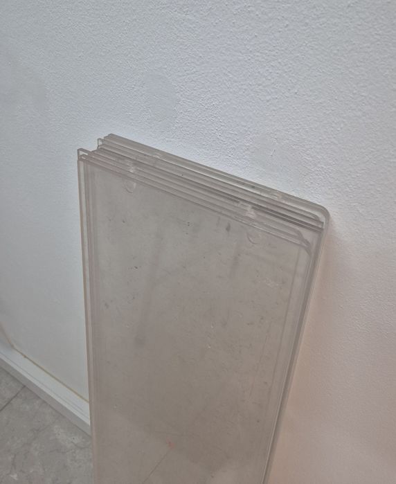 Prateleiras em vidro acrílico 94x25,5cm