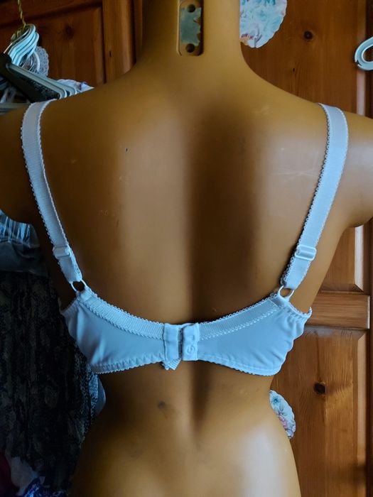 Biustonosz damski rozmiar 75A