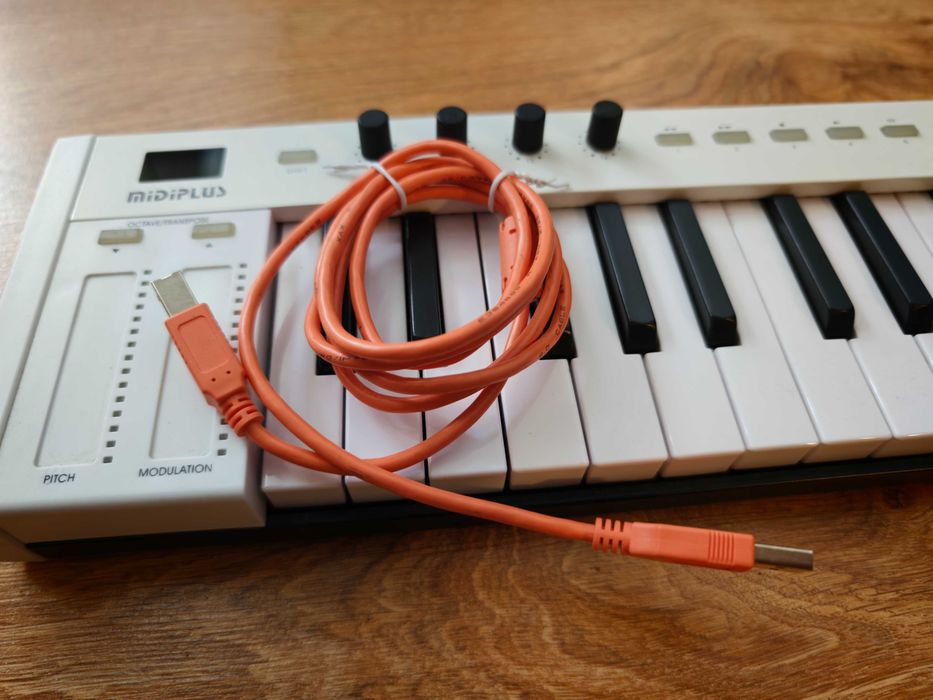 MIDIPLUS X3 mini - klawiatura MIDI, stan idealny