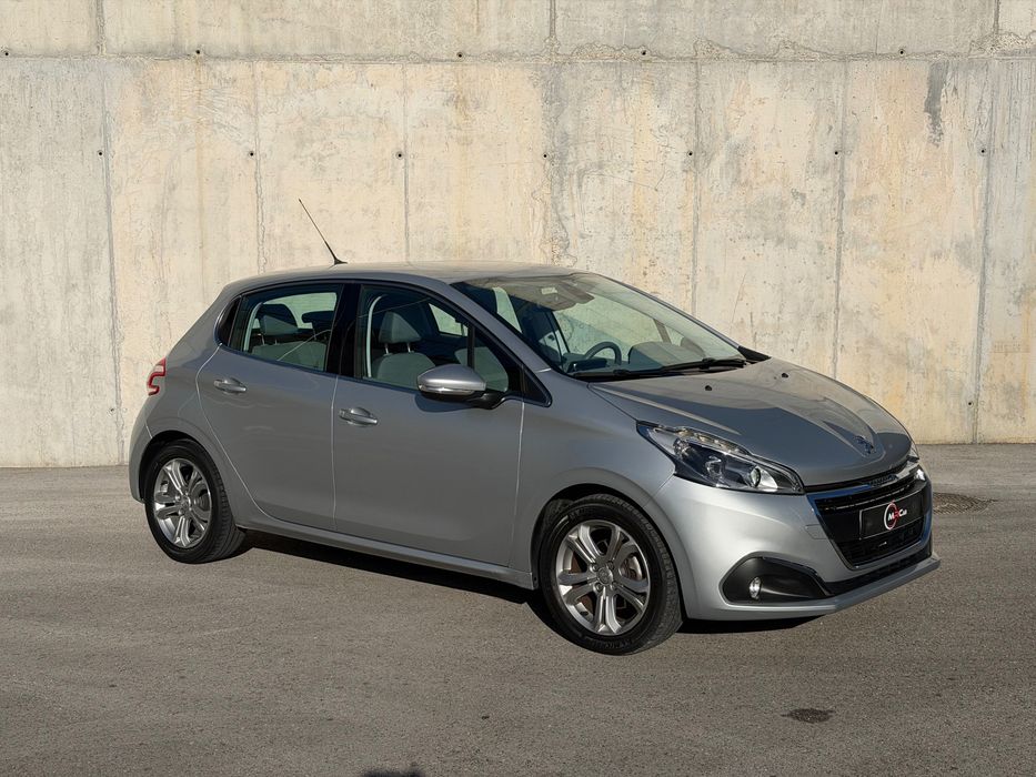 Peugeot 208 1.2vti — photo 4