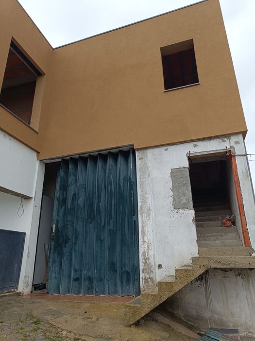 Portão p/Garagem ou Habitação